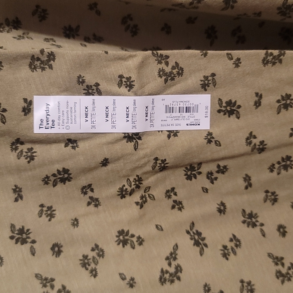 SONOMA PETITE PLUS SIZE THE EVERYDAY TEE: GREEN W/FLORAL PRINT: NWT: SZ 3XP - Picture 2 of 3